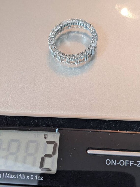 14kt gold and .75ct white diamond circle pendant - image 9