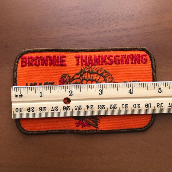 Vintage 1980 Brownie Thanksgiving Girl Scout Badge - image 2