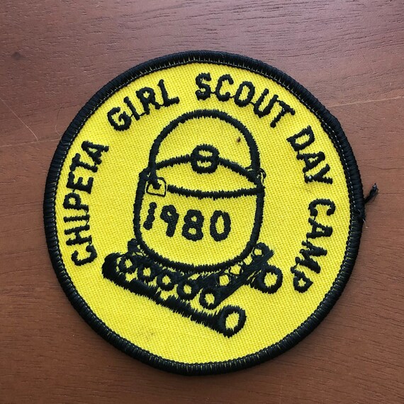 Vintage 1980 Girl Scout Day Camp Badge Gem
