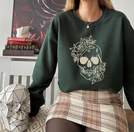 Skull Sweatshirt Skull Shirt Crewneck Floral Shirt Unisex Woman Goth Clothing Aesthetic Botanical Vintage Skeleton Shirt Flowers Grunge