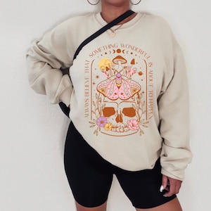 Mooncycle Shirt Motte Sweatshirt Boho T Shirt Mystische Shirt Kristalle Witchy Sweatshirt Schmetterling Pullover Hoodie Mond Liebhaber Geschenke Celestrial