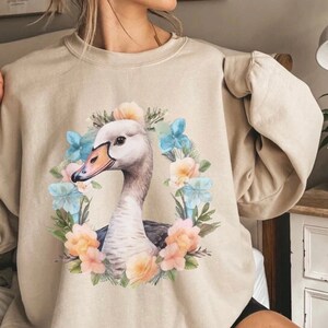 Goose Sweatshirt, Funny Goose Sweater, Goose bumps, Animal Shirt, Animal Sweatshirt, Silly Shirt, Womens Sweaters, Boho Hoodie