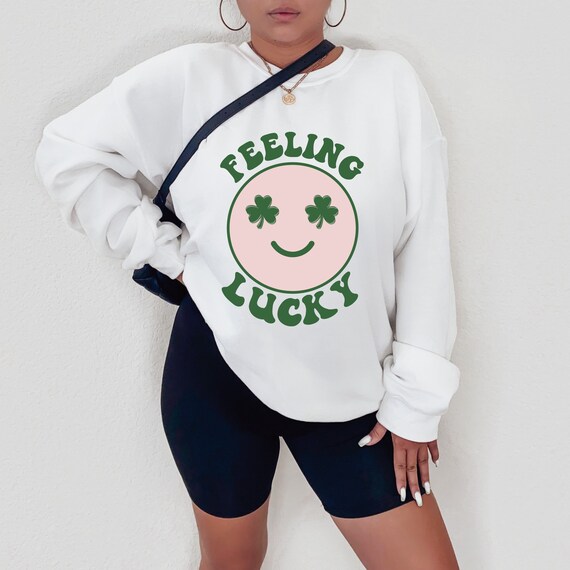 St Patricks Day Shirt Feeling Lucky Shirt Trendy  Shirt Aesthetic Sweatshirts St Pattys Day Women Lucky Shirt Good Luck Clover Shamrock Tee