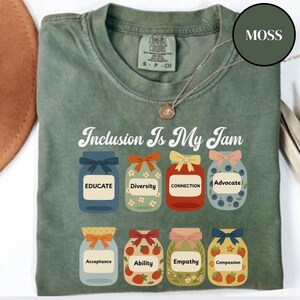 Maglietta Inclusion Is My Jam Comfort Colors, maglietta per insegnanti di neurodiversità e autismo, maglietta per sostenitori della diversità, regalo per educatori, classe inclusiva