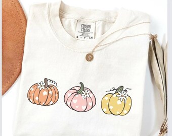 Halloween Pumpkin Shirt, Comfort Colors,  Floral Shirt, Spooky Season, Gifts, Cute Pumpkins Tshirt, Women Halloween Shirts, Fall Daisy Shirt