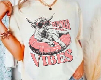 Maglietta estiva da mucca delle Highlands, maglietta estiva da mucca, maglietta Summer Vibe, maglietta da spiaggia divertente, maglietta estiva retrò, vacanza con mucca, maglietta da amante della mucca