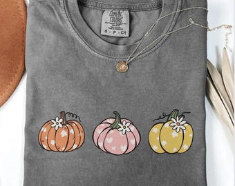 Halloween Pumpkin Shirt, Comfort Colors,  Floral Shirt, Spooky Season, Gifts, Cute Pumpkins Tshirt, Women Halloween Shirts, Fall Daisy Shirt