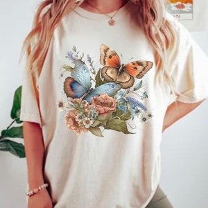 Butterfly Shirt, Butterfly Crewneck, Vintage Butterfly Crewneck, Butterfly Sweatshirt Gift, Butterfly Lover Shirt, Butterflies
