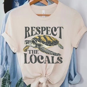 Women's Line Drawing Sea Turtle Graphic Tee