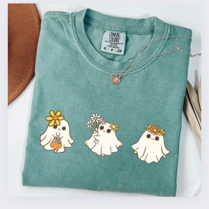 Cute Ghost Shirt, Floral Ghost Shirt, Comfort Colors, Boho Ghost tshirt, Halloween Ghost, Funny Ghost, Fall Shirt, Spooky Ghost