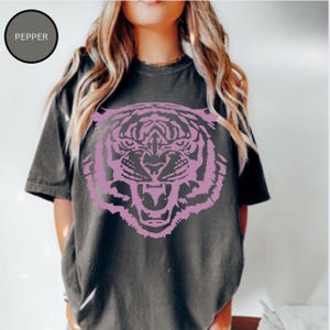 Tiger Shirt, Comfort Colors® Tiger Tshirt, Tiger Grafik T-Shirt, Wildtier Shirts, Wildkatzen Shirts, Tiger Gesicht T-Shirt, Vintage Tiger