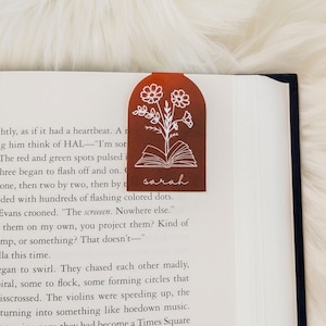 Personalized bookmark, Custom Birth Flower Bookmark, Personalized Birth Flower Bookmark, Personalized bookish gift, Custom magnetic bookmark image 6