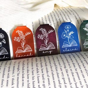 Personalized Birth Flower Bookmark, Custom Name Magnetic Bookmark, Floral Design, Book Lover Gift, Book Club Favor, Reader Gift