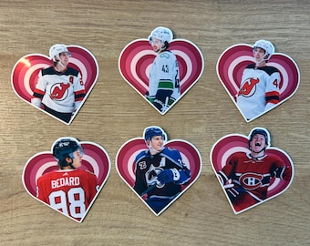 Pegatinas de corazón de jugadores de la NHL / Resistentes al agua / Jack Hughes, Luke Hughes, Quinn Hughes, Connor Bedard, Cole Caufield, Nathan Mackinnon