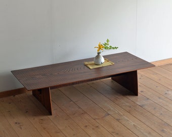 Extremely thin board table