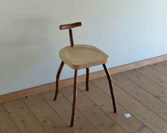 T-shaped chair C