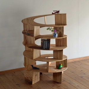 Spiral shelf
