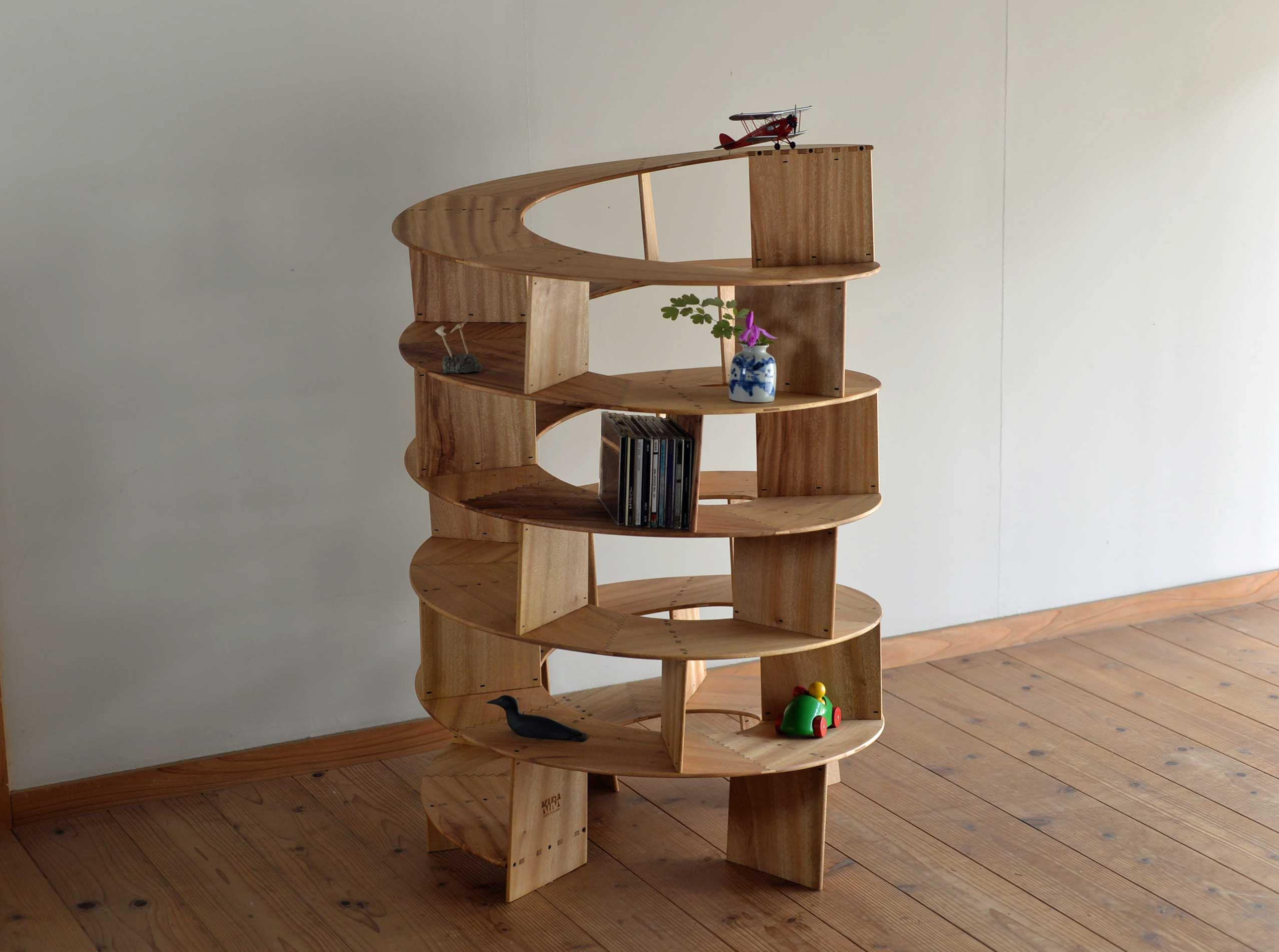 Spiral shelf