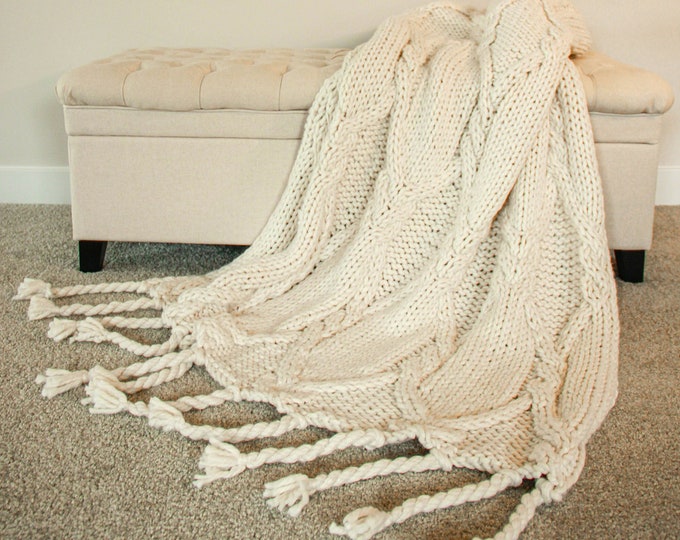 Giant Jumbo Chunky Hand Knit Blanket Throw, Perfect for Anniversary Gift for Her, Birthday Gift, and Housewarming Gift for Friend or Family