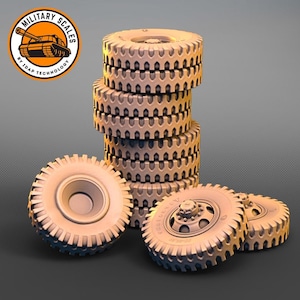 Könnte beinhalten: Ein Stapel aus sechs braunen Gummireifen mit einem Profil. Die Reifen sind in einem vertikalen Stapel angeordnet, wobei der oberste Reifen leicht nach rechts versetzt ist. Im Vordergrund liegen drei weitere Reifen auf der Seite. Die Reifen sind für den Modellbau und sind mit "Military Scales by IDAF Technology" gekennzeichnet.