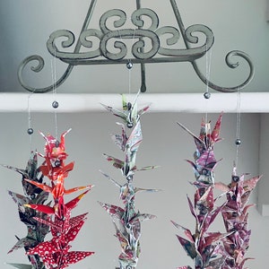 1x Grulla de papel de origami hecha a mano con hilo de plata y cuentas. Ideal para bodas, decoración del hogar, adornos para árboles de Navidad.