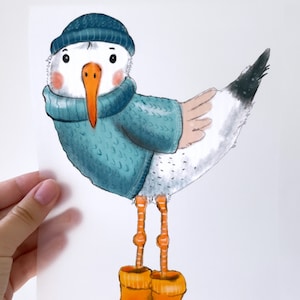 Könnte beinhalten: Eine Cartoon-Illustration einer Möwe, die einen blauen Strickhut, einen blauen Pullover und orangefarbene Gummistiefel trägt. Die Möwe hat einen weißen Körper, schwarze Flügel und einen orangefarbenen Schnabel.
