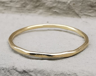 585 Gold handgemachter Stacking Ring 1mm Golddraht facettiert