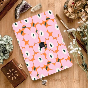Pink Spring Flora Seamless Cute Printing Hard Case Aesthetic Blossom Rubberized Cover for MacBook Pro 13 14 2025 Pro 16 15 Air 11 12 Laptops