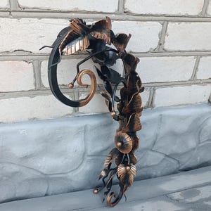 Hand-Forged Wrought Iron Floral Wall Bracket – Decorative Metal Shelf Holder, Rustic Plant Hanger, Vintage Industrial Wall Mount