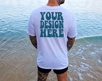 Bella Canvas 3001 wit overhemd Mock-up | Bella canvas tshirt mannelijke rug mockup | BC-modelmodel | 3001 T-shirts | Heren zomer strand mockup