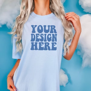 Comfort Colors C1717 Chambray Shirt Mockup | Blaues Tshirt | Oversized Mockup | Modell Mock Up | Comfort Color Shirt Mockup | Boho Sommer Chic