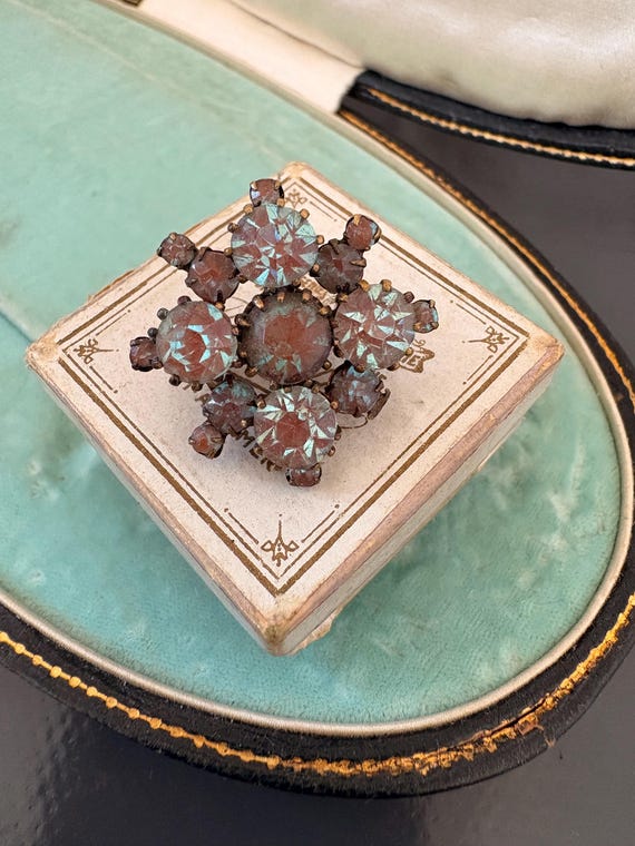 Broche Ancienne Métal Argenté – Pierre Rose Et Petits Brillants (occasion)
