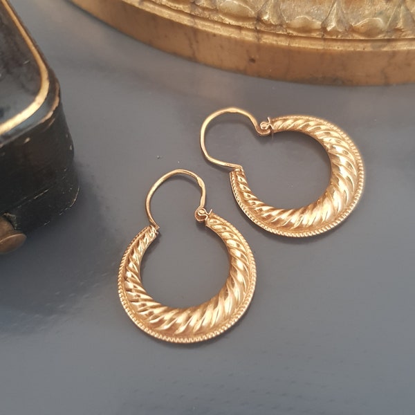 Vintage Small 18k Yellow Gold Hoop Earrings