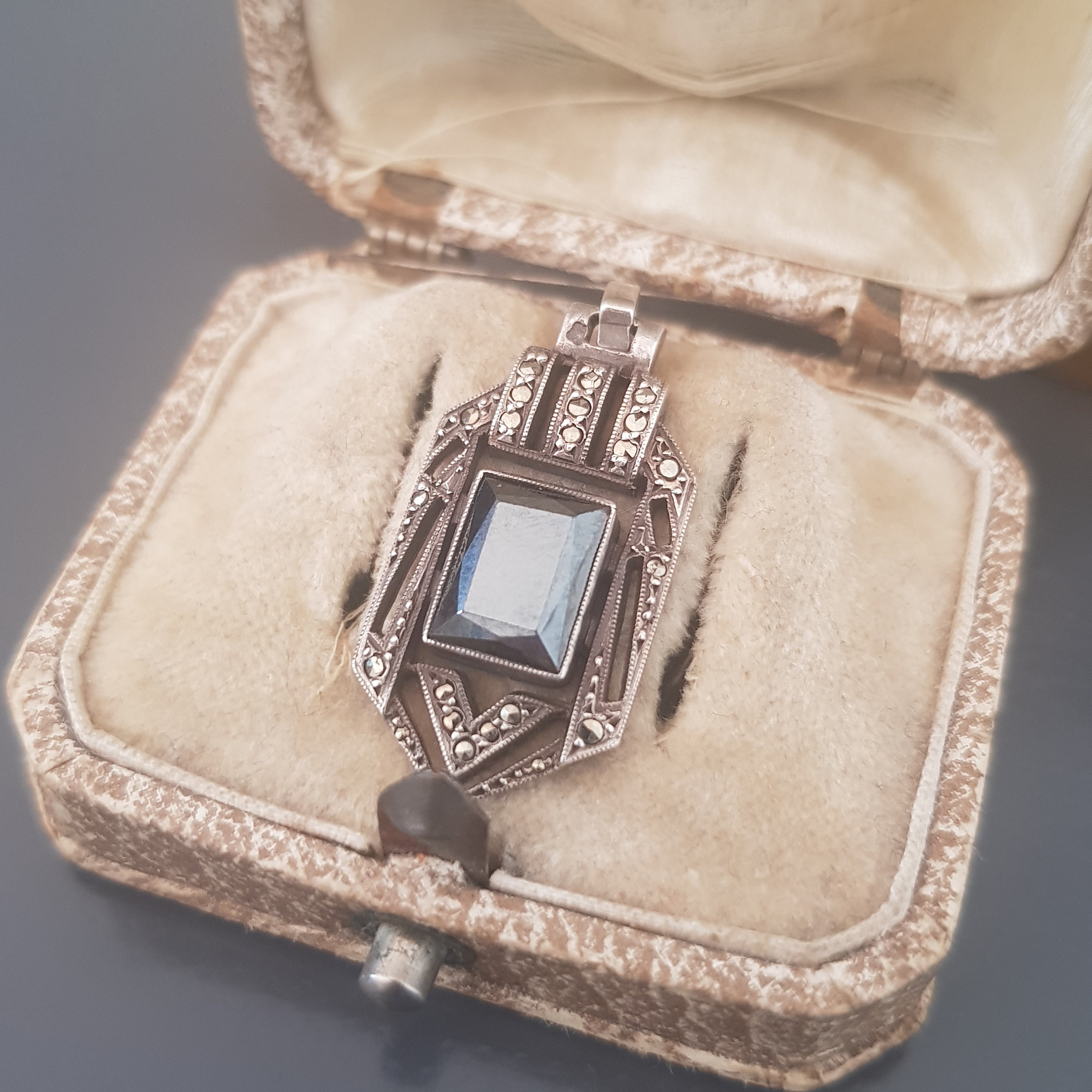 Pendentif Ancien 1900 En Argent Massif Avec Hématite Et Marcassites - Bijou Vintage