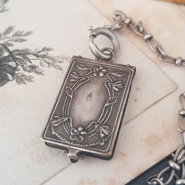 Pendentif Livre Ancien Art Nouveau Reliquaire Photos Anciennes C 1900