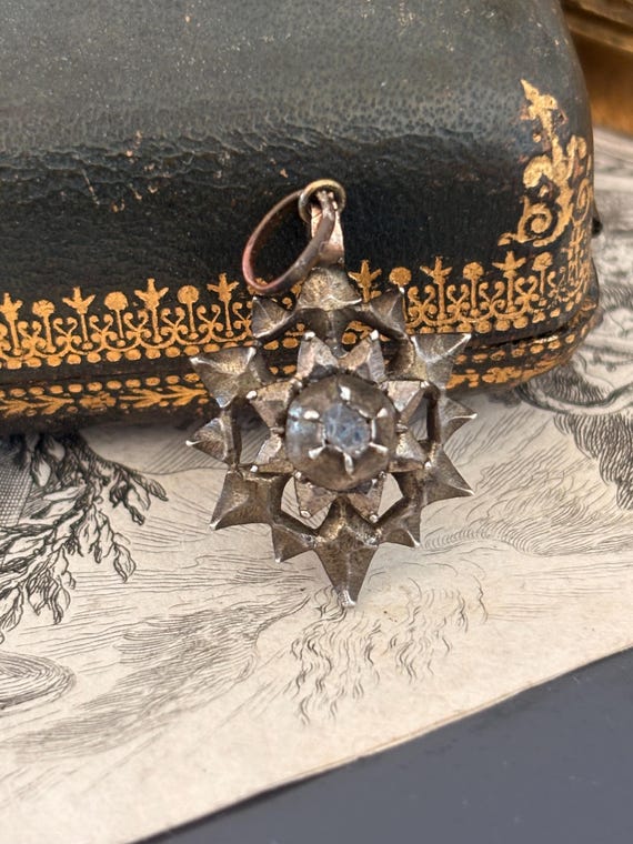 Petit Pendentif Ancien Argent Diamant Taille Rose Bijoux Georgien C. 1800