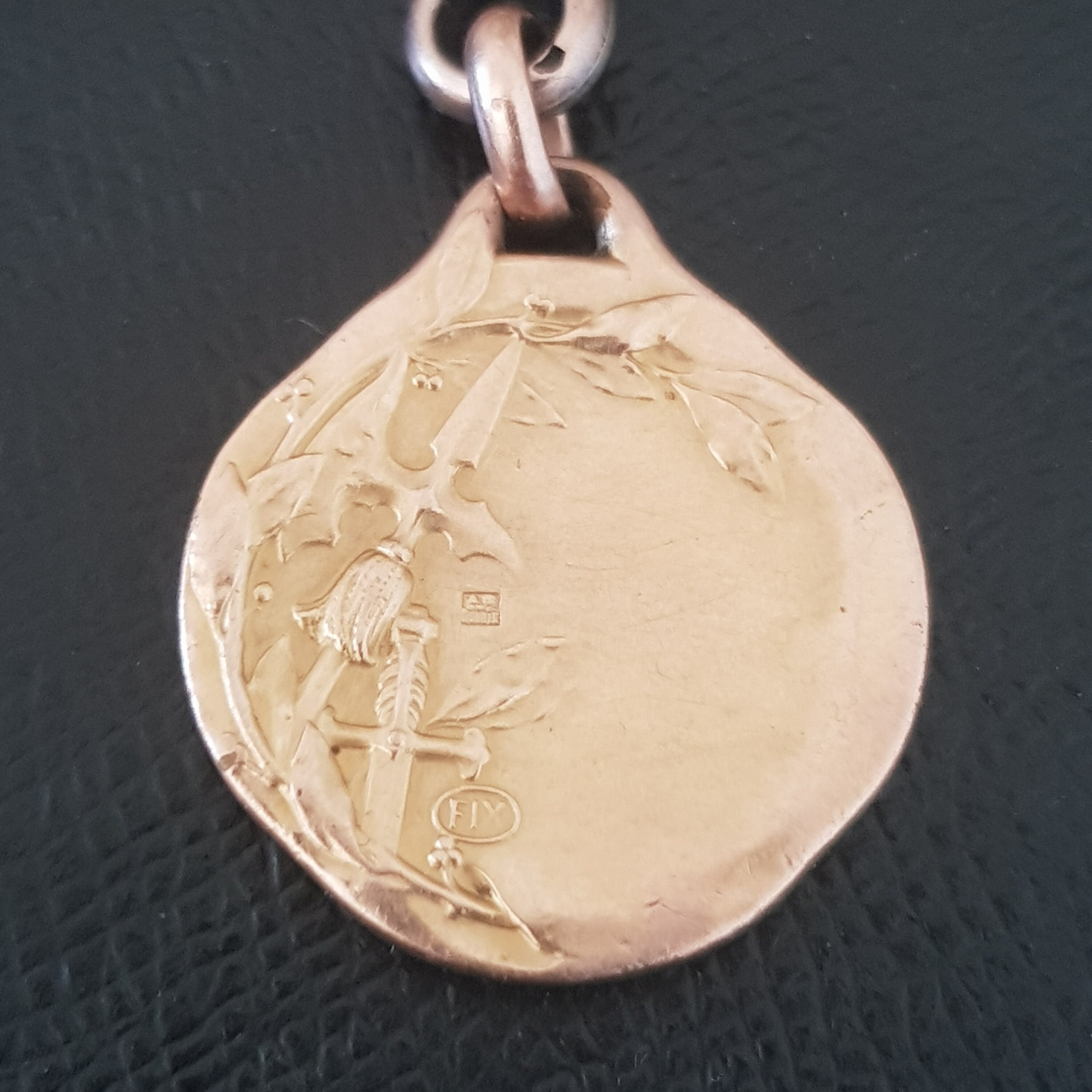 Ancien Pendentif Médaille Plaquer Or Breloque Art Déco nouveau BLANCHE