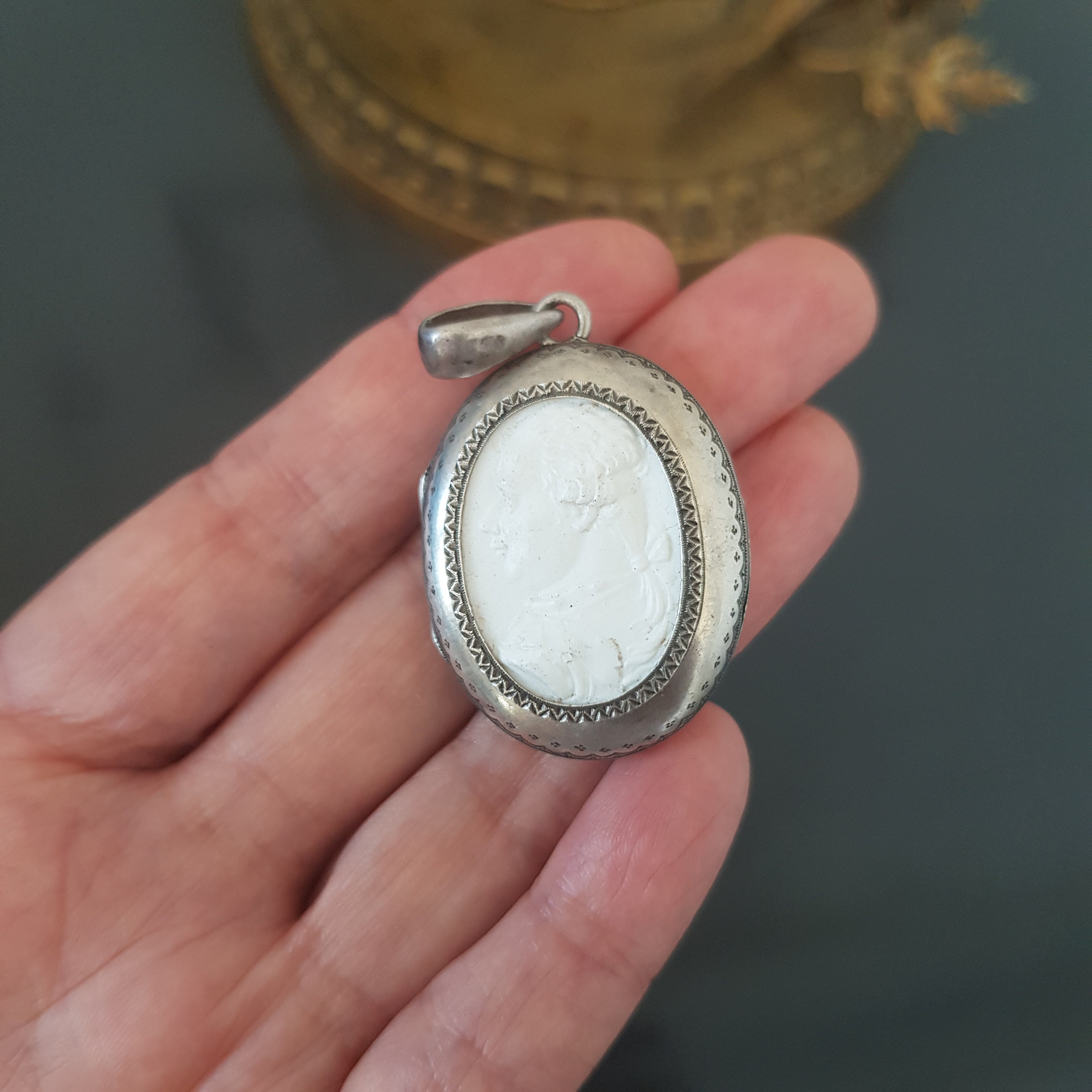 Pendentif Camée Cassolette Photo Vintage 1900 - Argenté Doré - Médaillon Pour Photo - #K23