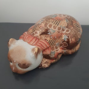 Large Kutani Sleeping Cat Vintage Chinese Porcelain First Half of