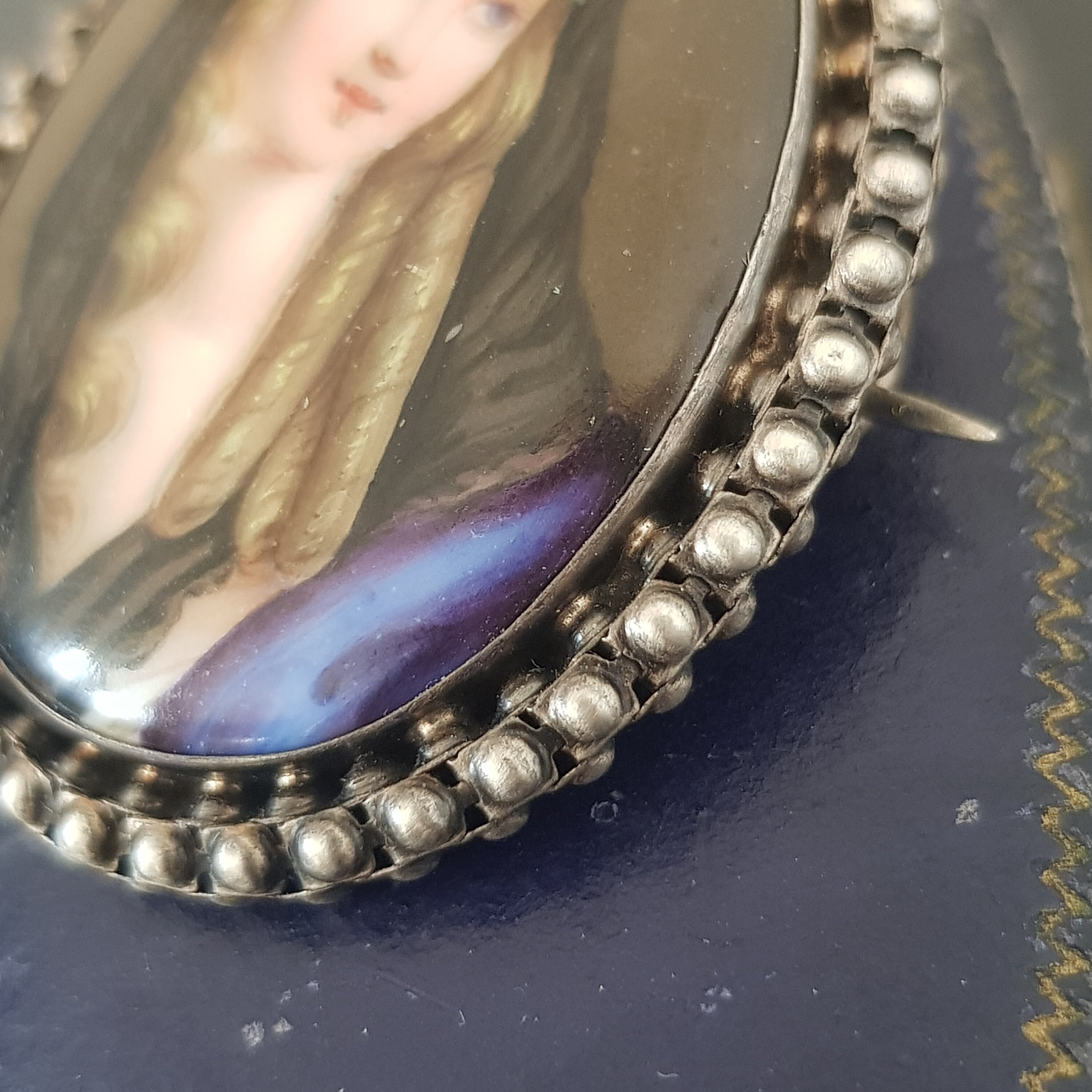 Jolie Broche Ancienne En Argent Avec Miniature Sur Papier – Années 1920/1930 – Occasion