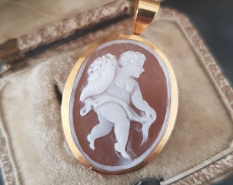Vintage Shell Cameo 18K Gold Pendant Signed