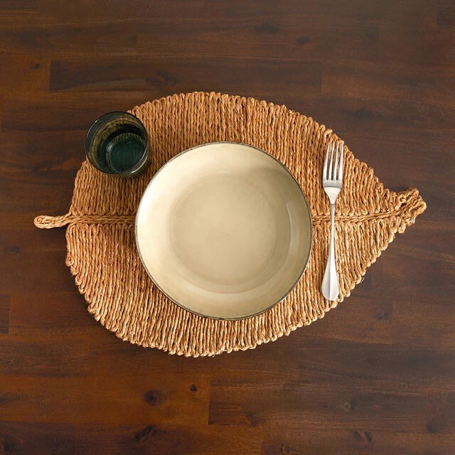 Seagrass Leaf Shaped Placemat / Large Woven Natural Jute Fiber