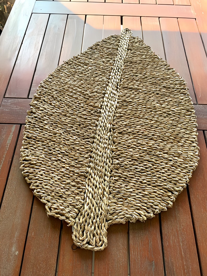 Seagrass Leaf Shaped Placemat / Large Woven Natural Jute Fiber
