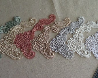 Corner Applique 5 1/2in. Pair