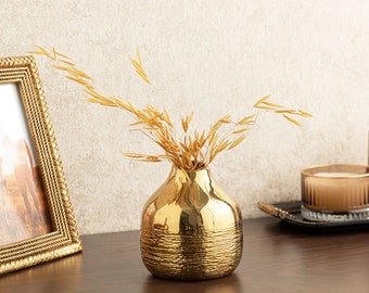 Foreside Home & Garden Mags Bud Vase Gold Foreside Home & Garden Mags Bud Vase Gold