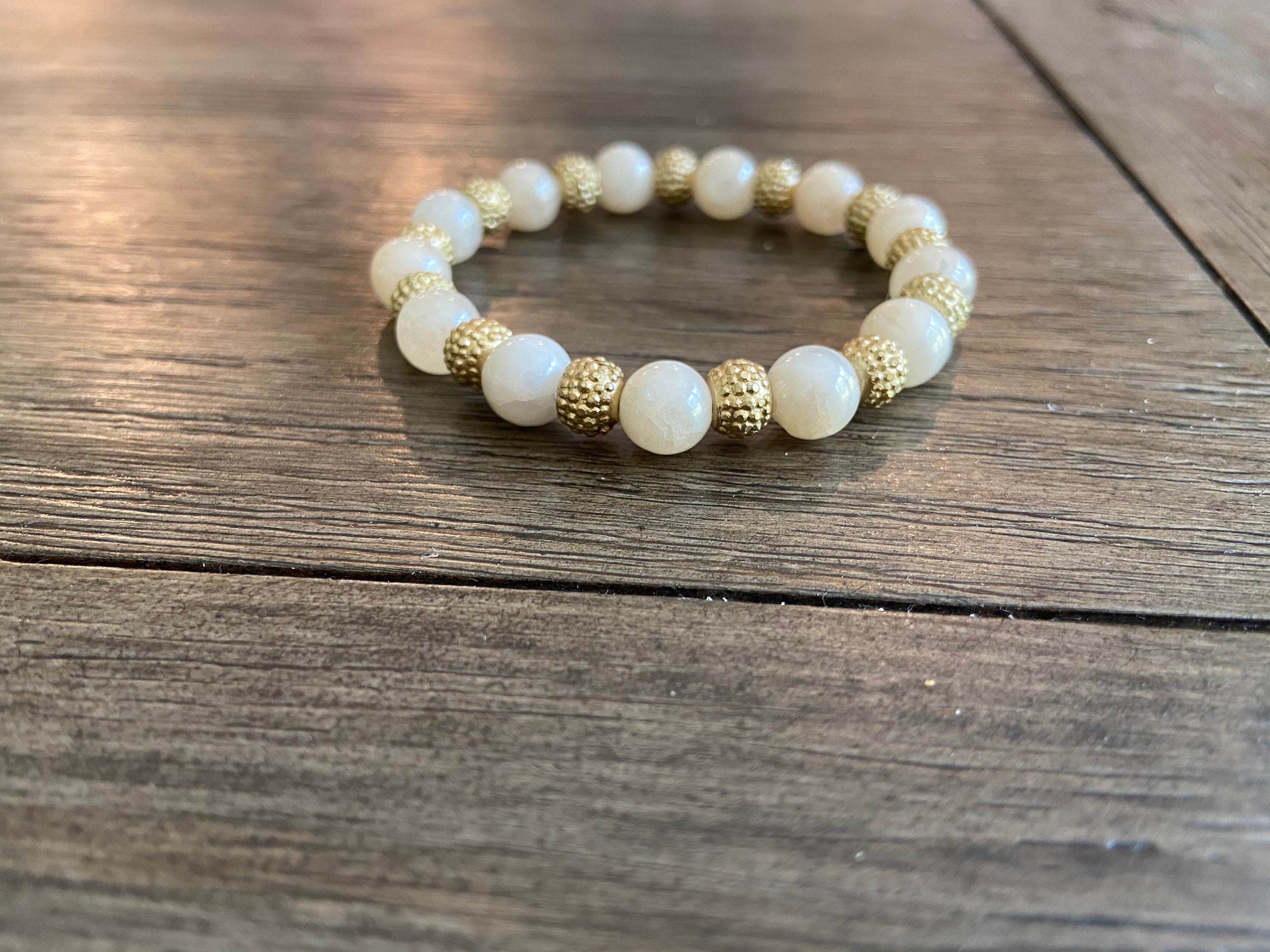 Pearl and gold stretch bracelet Etsy