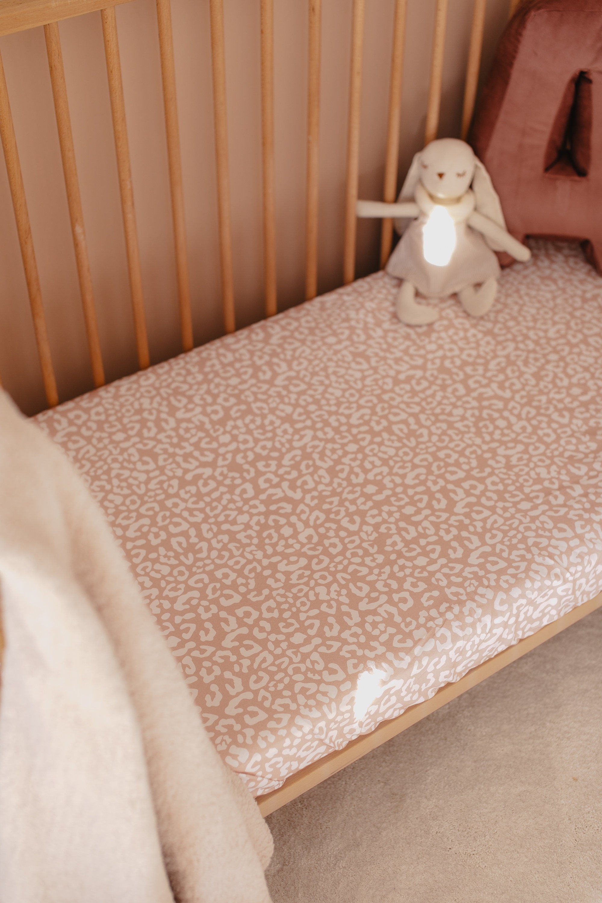 Leopard Crib Sheet, Vintage Leopard Crib Sheet, Naturel Pinky Leopard
