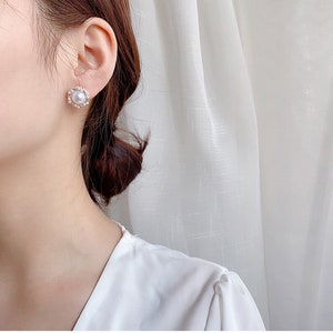 Circle pearl earrings female  Korean temperament net celebrity personality advanced atmospheric earrings