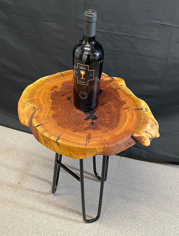 ハンドメイドアーモンドウッドサイドテーブル - 直径40 cm - スイス製