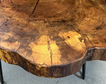 Ręcznie robiony stolik kawowy z płyty wiązowej - 69 x 58 cm - wyprodukowany w Szwajcarii